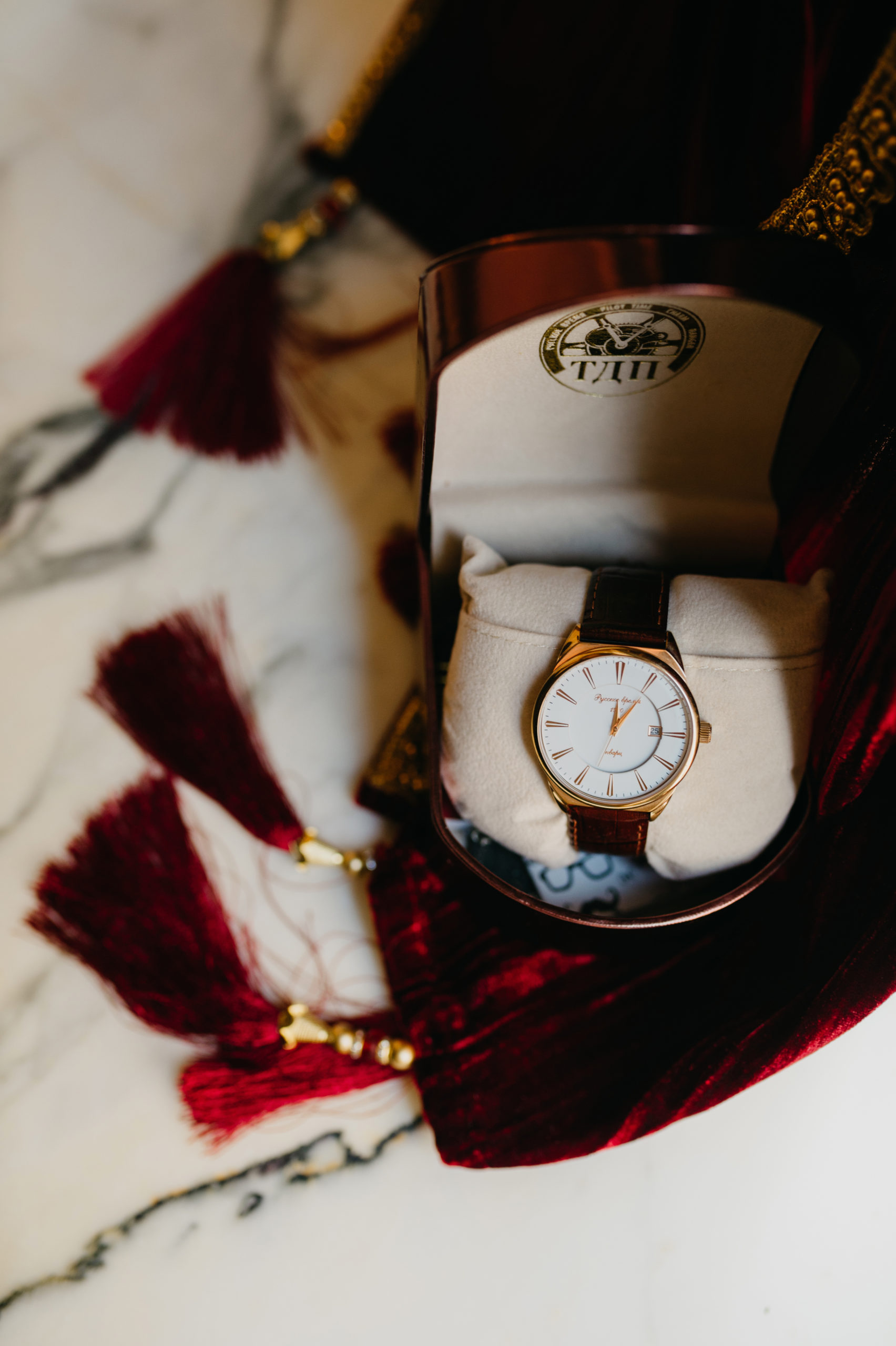 Aria & Joseph's Hindu infused Gem Theatre Detroit wedding was nothing short of amazing. From the colors, the details, their personalities and even the love surrounding them made the day magnificent.